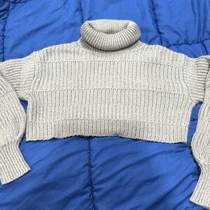 Urban Outfitters Heather Gray /green Knit sweater ( box z)